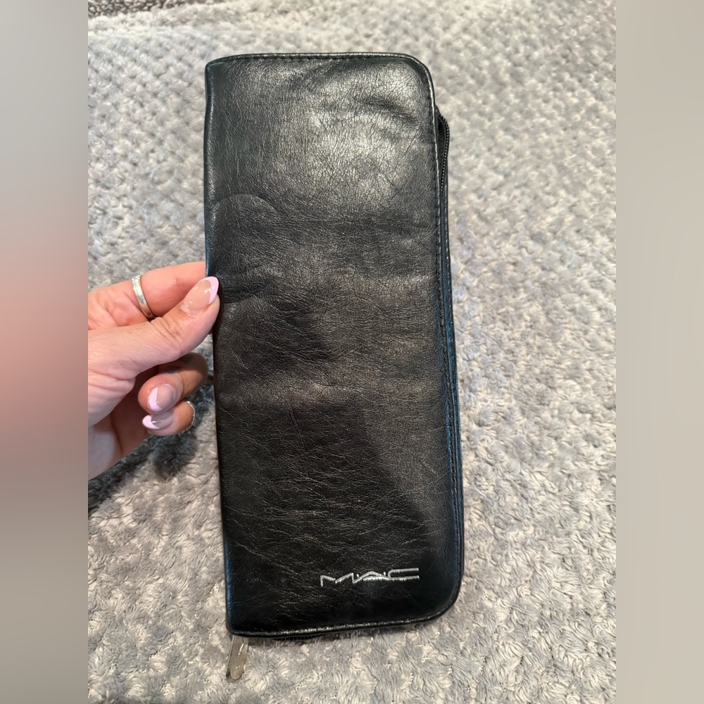 MAC Cosmetics make up brush holder